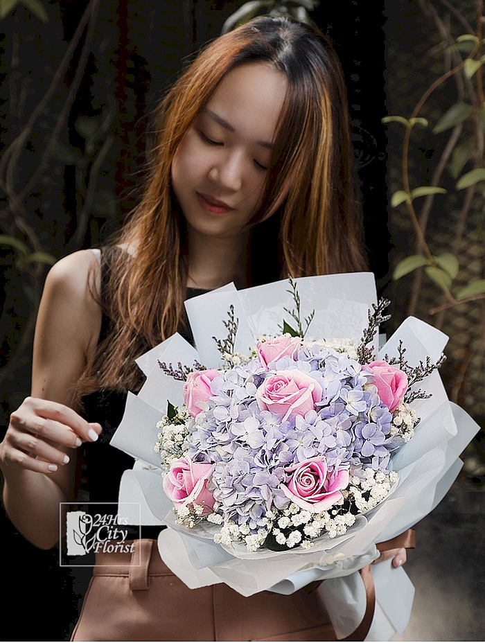 Gentle Moments - Hydrangea Bouquet