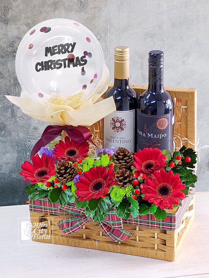 Christmas wine basket with balloon