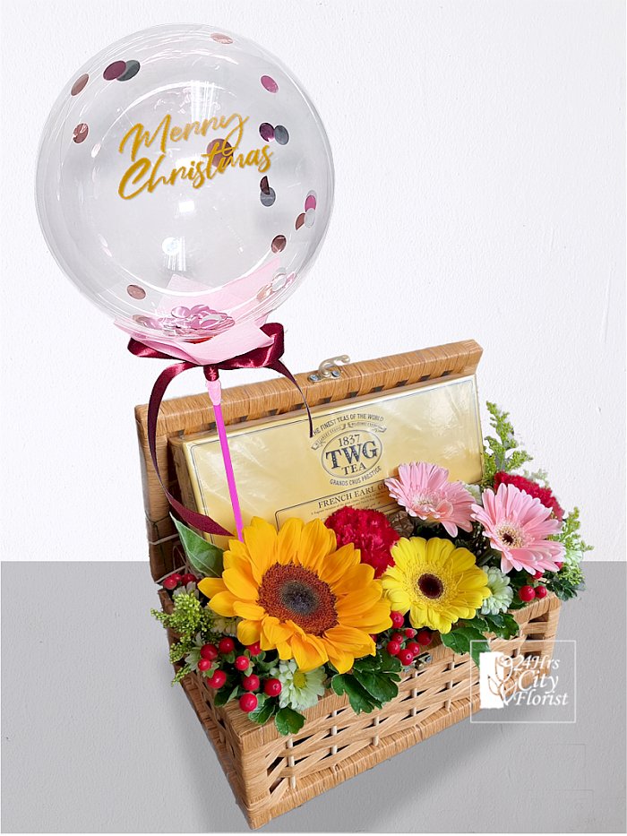 xmas flower basket with balloon
