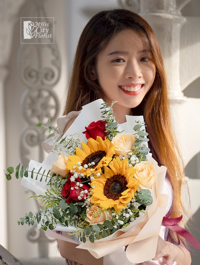 Sunflower Delivery - sunflowers arranged with red and champagne roses -  Graduation Bouquet Singapore